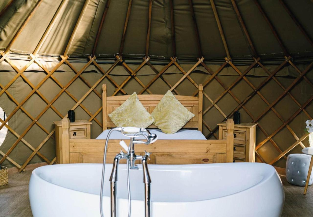 Camp Katur Glamping Hotel Carthorpe Exterior photo