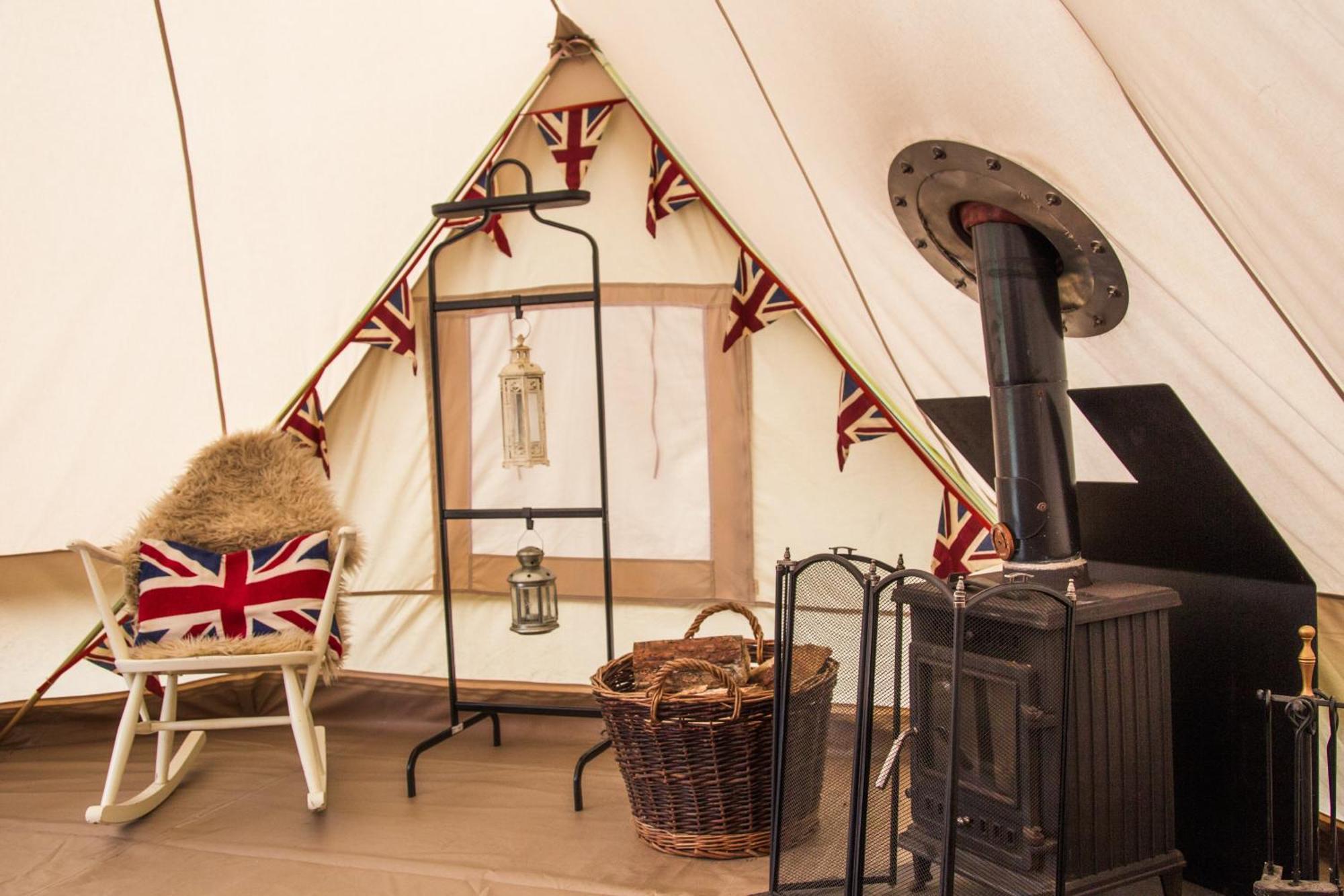 Camp Katur Glamping Hotel Carthorpe Exterior photo